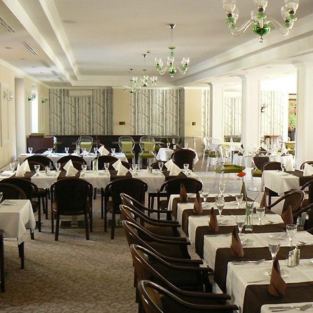 Old Lake Golf Hotel تاتا المظهر الخارجي الصورة